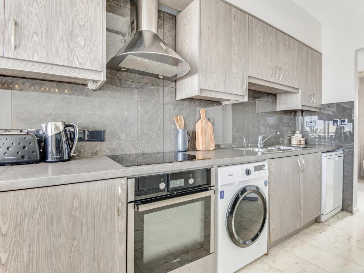 Sanders Coral Court Penthouse - Cute 3-Bedroom Apartment With Balcony Limassol Extérieur photo